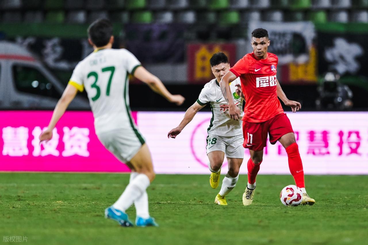 云开体育官网-26岁国足锋霸放狠话？赛季目标进3球！上赛季只进了2球，引发热议